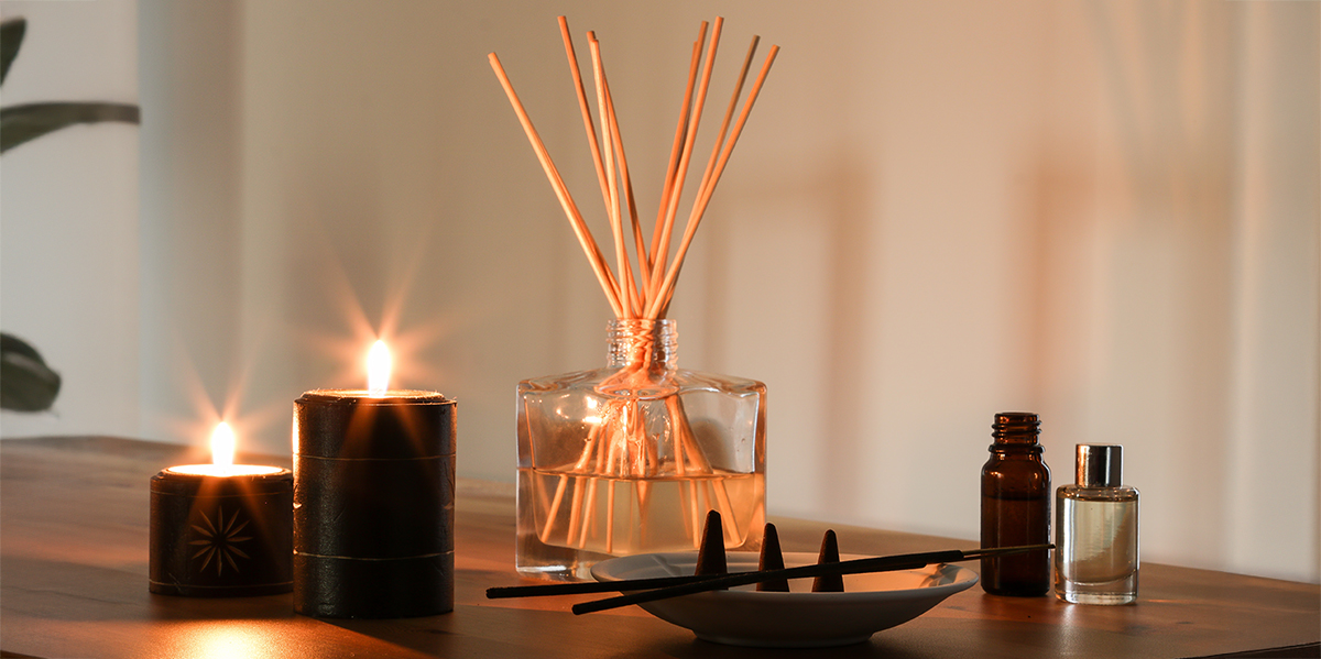 Bâtonnets d'encens et huiles essentielles